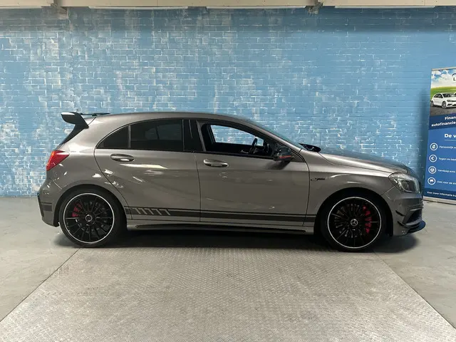 Mercedes-Benz A-Klasse AMG 45 4MATIC 2015 Benzine 4