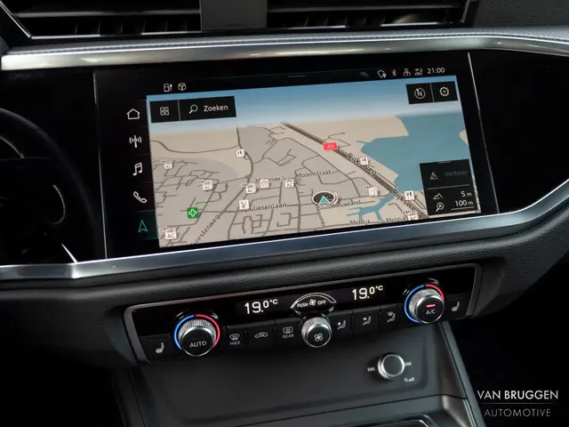 Audi Q3 45 TFSI e S-Line 2022 Hybride Benzine 29