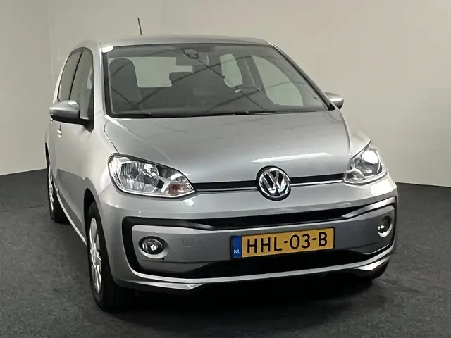 Volkswagen up! 1.0 BMT move up! 2019 Benzine 2