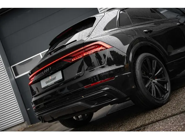 Audi Q8 55 TFSI-E quattro 2023 Hybride Benzine 24