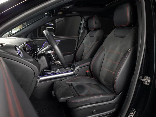 Mercedes-Benz GLA 250 e AMG Line 2024 Hybride Benzine 7