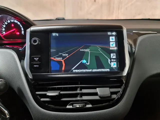 Peugeot 208 1.2 VTi Envy 2014 Benzine 23