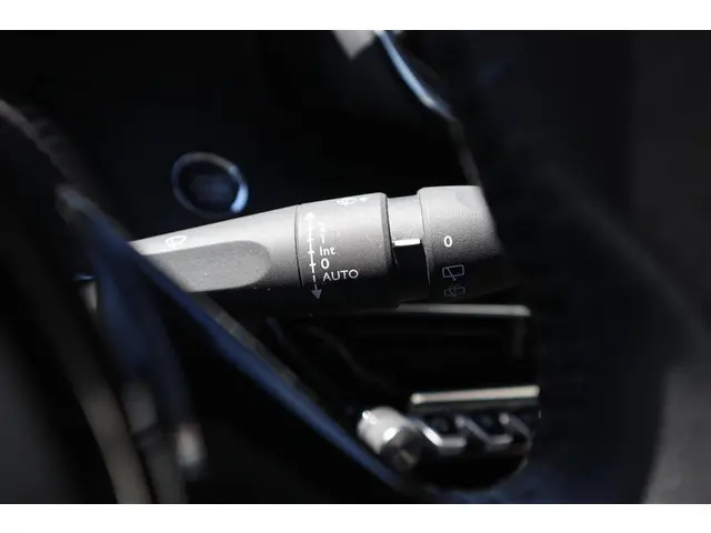 Peugeot 2008 1.2 130PK ALLURE PACK 2021 Benzine 20