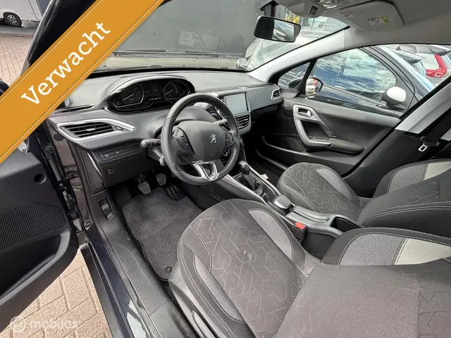 Peugeot 2008 1.2 PureTech Blue Lion 2018 Benzine 5