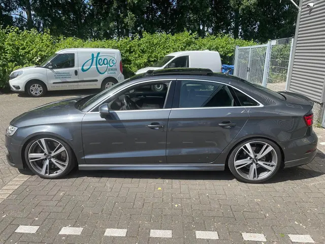 Audi RS3 A3 Limousine 2.5 TFSI quattro 2017 Benzine 6