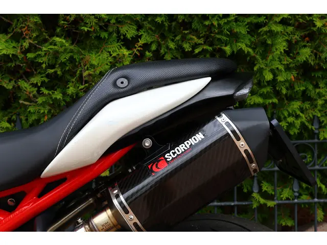 Triumph Speed Triple R 1050 ABS 2012 Benzine 21