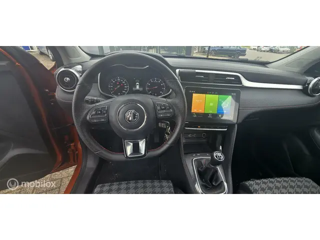 MG ZS 1.5,carplay/cruise/nog fabrieksgarantie 2024 Benzine 6