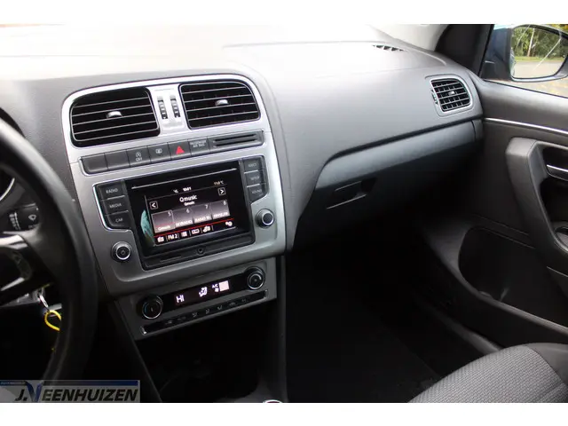 Volkswagen Polo 1.2 TSI Highline 2015 Benzine 19