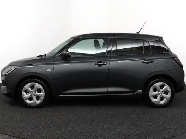 Suzuki Swift 1.2 Select Smart Hybrid 2025 Benzine 3