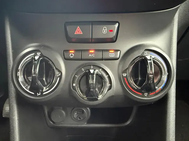 Peugeot 208 1.2 PureTech Blue Lease 2016 Benzine 31