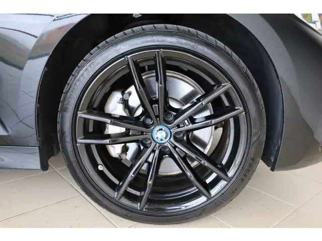 BMW 3 Serie Touring 330e xDrive 2022 Hybride Benzine 6