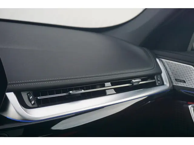 BMW X1 xDrive25e 2025 Hybride Benzine 12