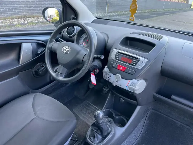 Toyota Aygo 1.0 VVT-i Comfort / AIRCO 2012 Benzine 9