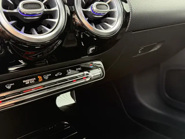 Mercedes-Benz A-Klasse 200 2018 Benzine 21