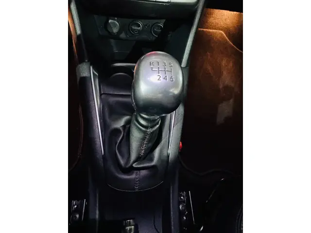Peugeot 208 1.6 THP XY 2013 Benzine 35