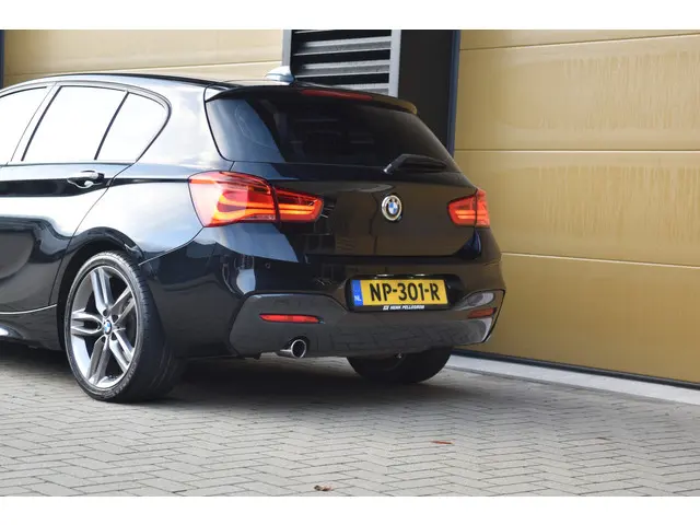 BMW 1 Serie 118i Executive 2017 Benzine 4