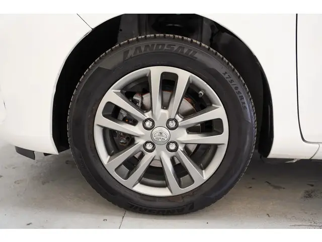 Toyota Yaris 1.3 VVT-i[5-Deurs Leder Navi] 2016 Benzine 27