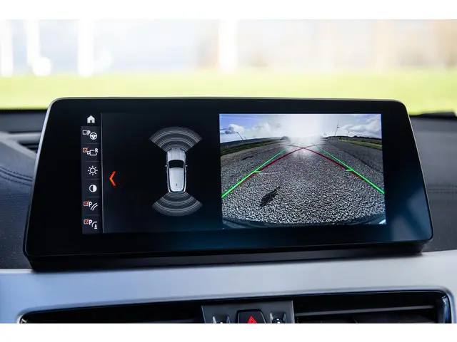 BMW X2 xDrive25e Executive 2022 Hybride Benzine 38