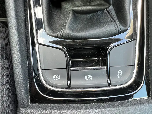 Škoda Karoq 1.0 TSI Business Edition Plus 2021 Benzine 30
