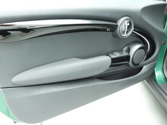 MINI 3-Deurs Cooper 2021 Benzine 17