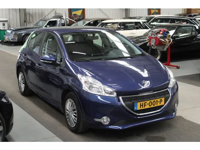 Peugeot 208 1.2 VTi Allure 2013 Benzine 2