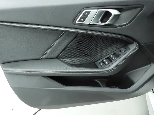 BMW 1 Serie 5-deurs 118i 2022 Benzine 28