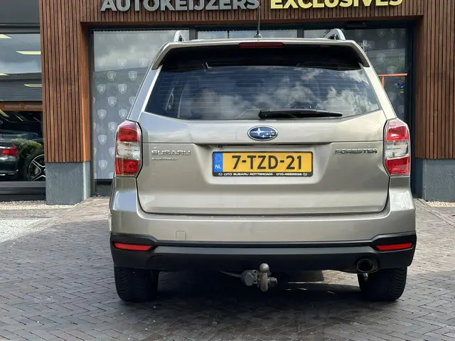 Subaru Forester 2.0 Luxury Plus 2014 Benzine 26