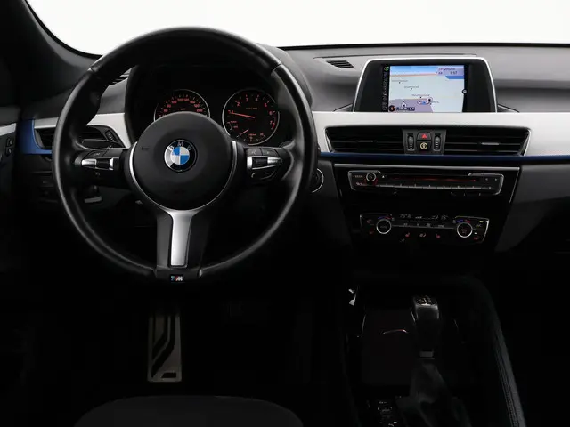 BMW X1 XDRIVE20i 192 PK AUT8 M-SPORT 2016 Benzine 3