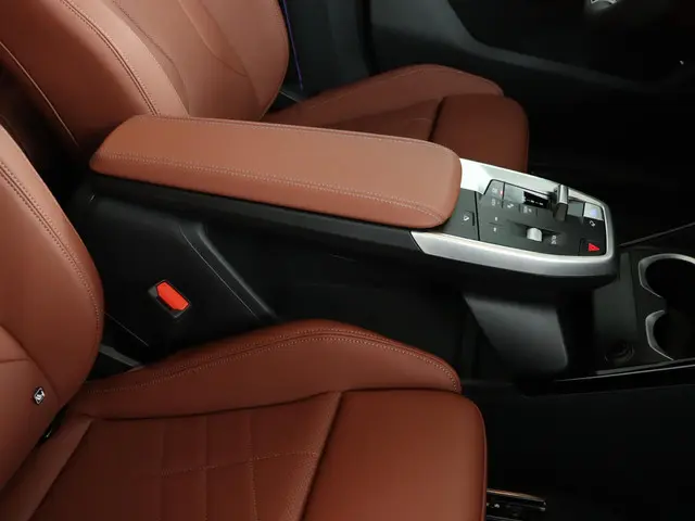 BMW iX1 eDrive20 67 kWh 2025 Elektrisch 74