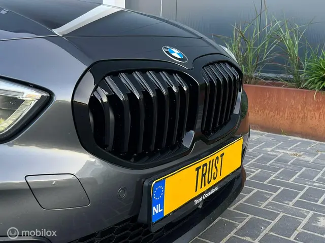 BMW 1 Serie 118i M Pack Sport NAV LED LEER 2021 Benzine 10