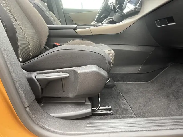 DS DS 7 Crossback 1.2 PureTech So Chic 2021 Benzine 35