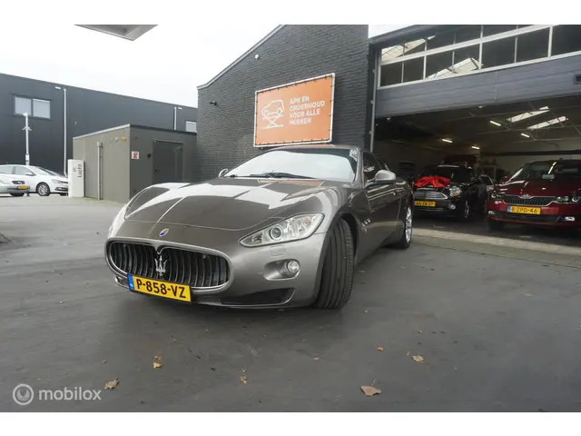 Maserati GranTurismo 4.2 V8 LAGE KM STAND!! 2012 Benzine 4