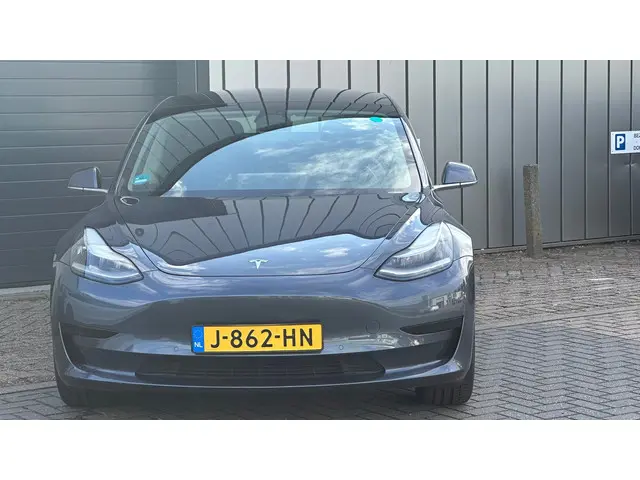 Tesla Model 3 Standard RWD Plus 60 kWh 2020 Elektrisch 3