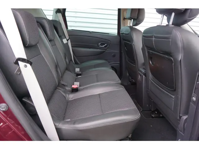 Renault Scénic 1.4 TCe Bose 2013 Benzine 24