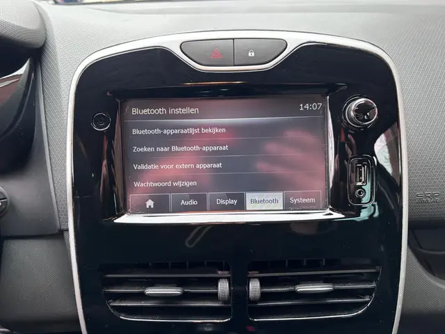 Renault Clio 0.9 TCe ECO Night&Day 2015 Benzine 35