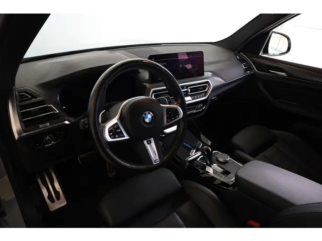 BMW X3 xDrive20i 2023 Benzine 7