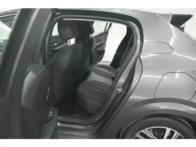 Peugeot 208 PureTech 100 EAT8 Allure 2020 Benzine 29