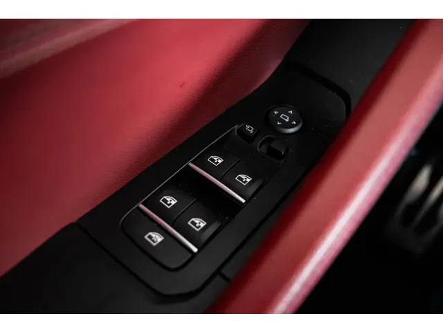 BMW X6 M50i High Executive 2022 Benzine 41