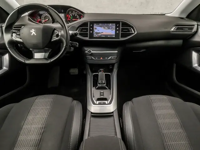 Peugeot 308 SW 1.2 PureTech Premium Sport 2020 Benzine 6