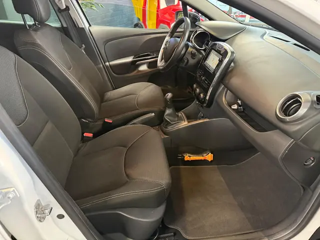 Renault Clio Estate 0.9 TCe Night&Day 2015 Benzine 12