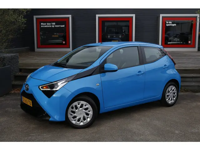 Toyota Aygo 1.0 VVT-i x-play 2019 Benzine
