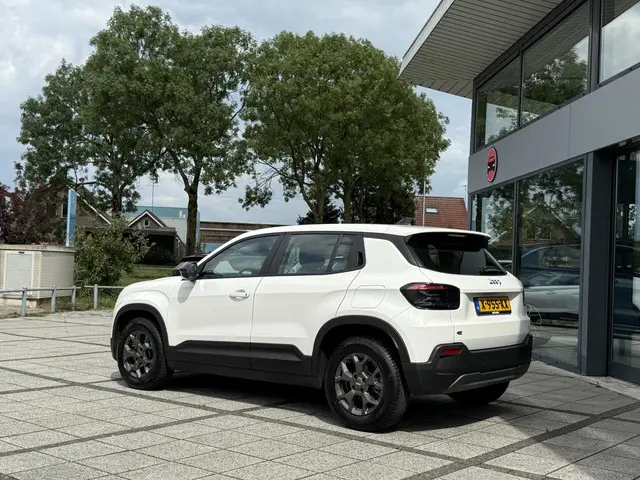 Jeep Avenger Longitude 54 kWh Aut. 2023 Elektrisch 4
