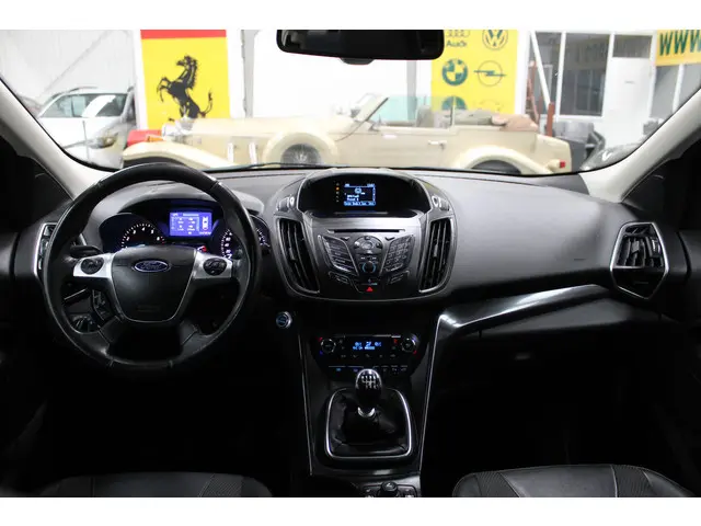 Ford Kuga 1.6 Titanium 2013 Benzine 12