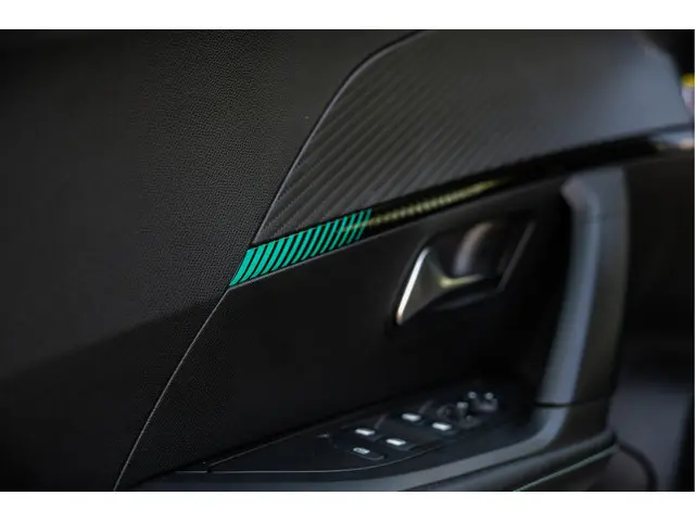 Peugeot e-2008 EV Allure Pack 50 kWh 2021 Elektrisch 23