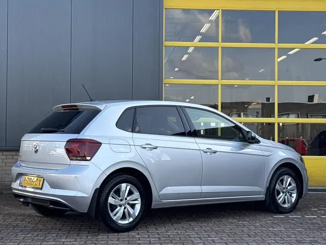 Volkswagen Polo 1.0 TSI Comfortline 2020 Benzine 4