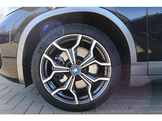 BMW X2 xDrive25e 2023 Hybride Benzine 6