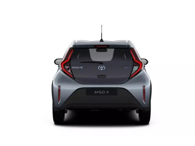 Toyota Aygo X Hybrid 115 play 2025 Hybride Benzine 7