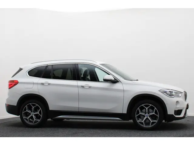 BMW X1 sDrive18i High Executive Automaat 2017 Benzine 21