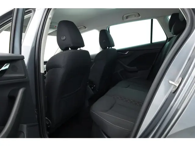 Škoda Kamiq 1.0 TSI Business Edition 2022 Benzine 24