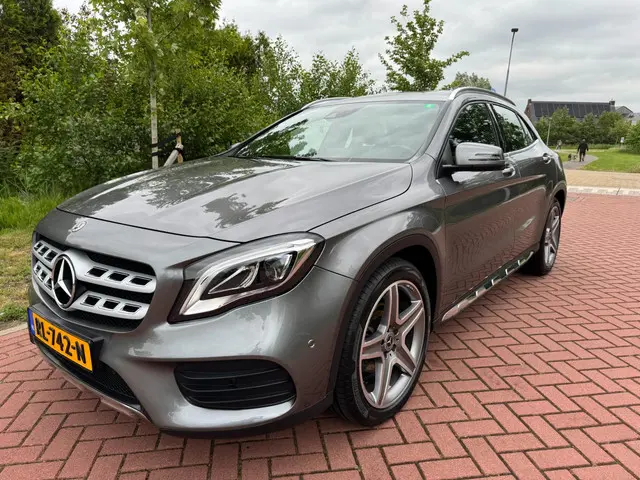 Mercedes-Benz GLA 2